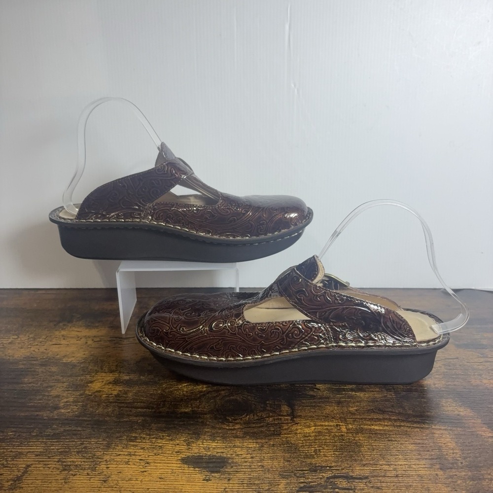 Alegria Classic Clogs Womens Sz 9.5 / 10 Brown Emboss Leather Swirl Mary Jane - Picture 4 of 8